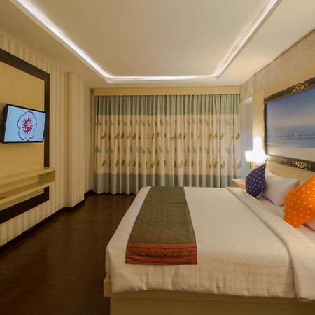Hotel Grand Puri Saron Yogyakarta Exteriér fotografie