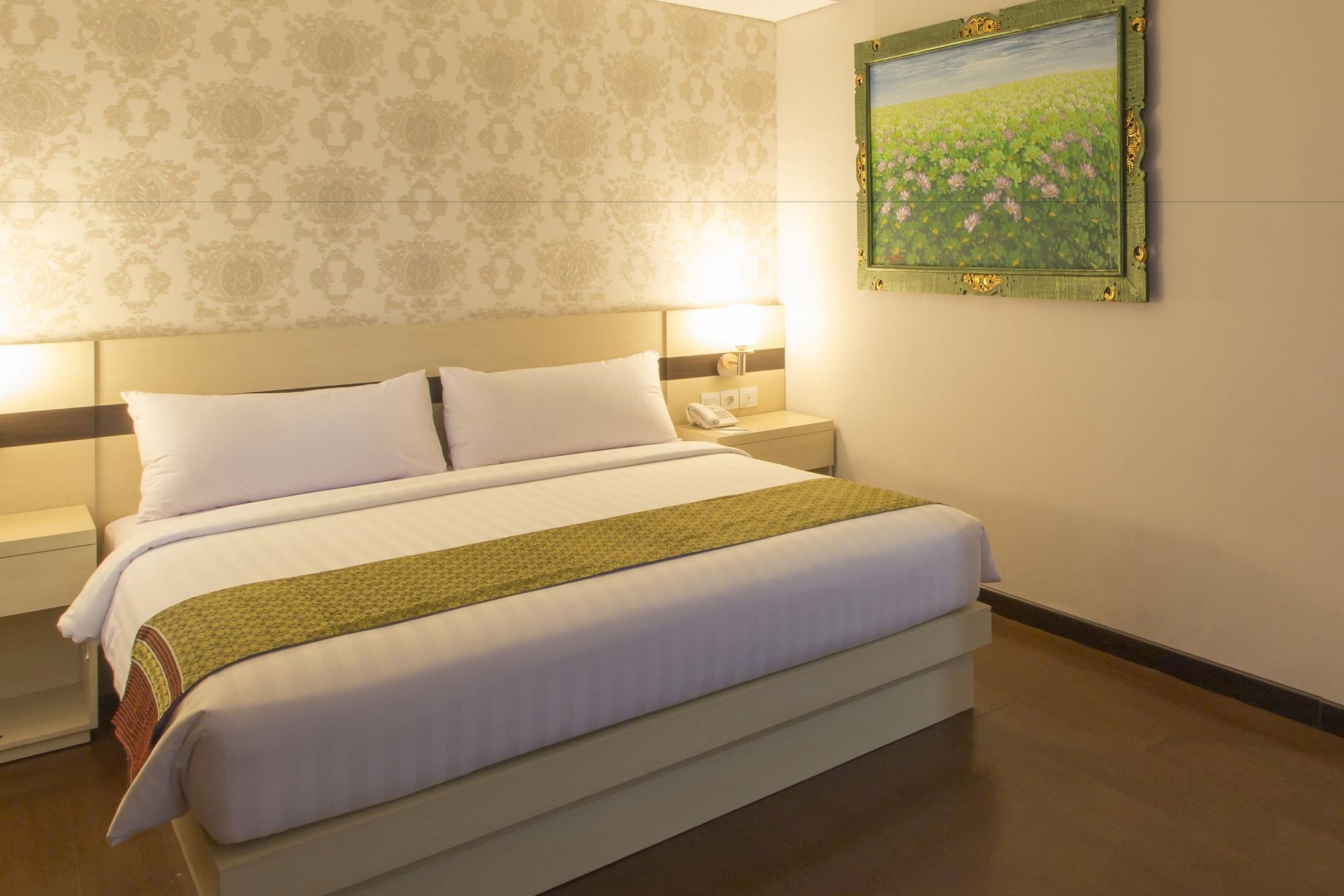 Hotel Grand Puri Saron Yogyakarta Exteriér fotografie