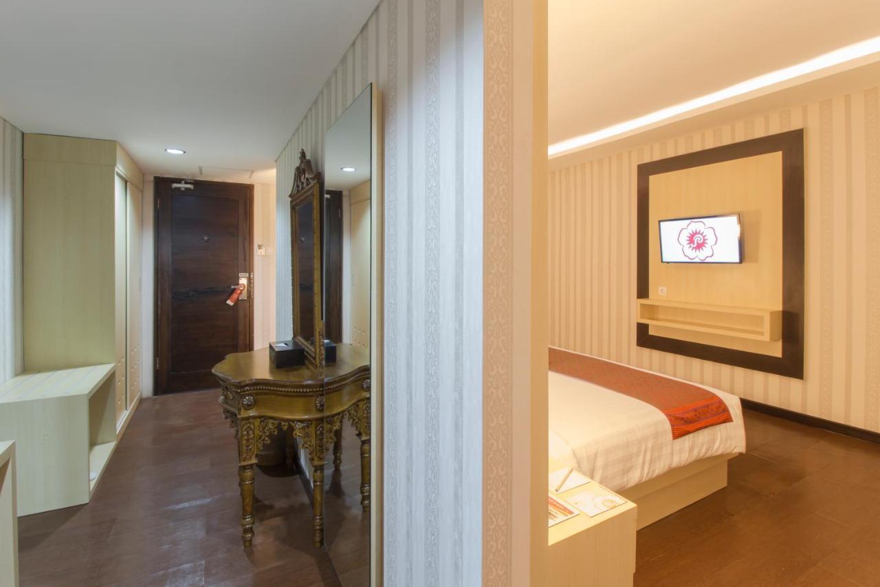 Hotel Grand Puri Saron Yogyakarta Exteriér fotografie