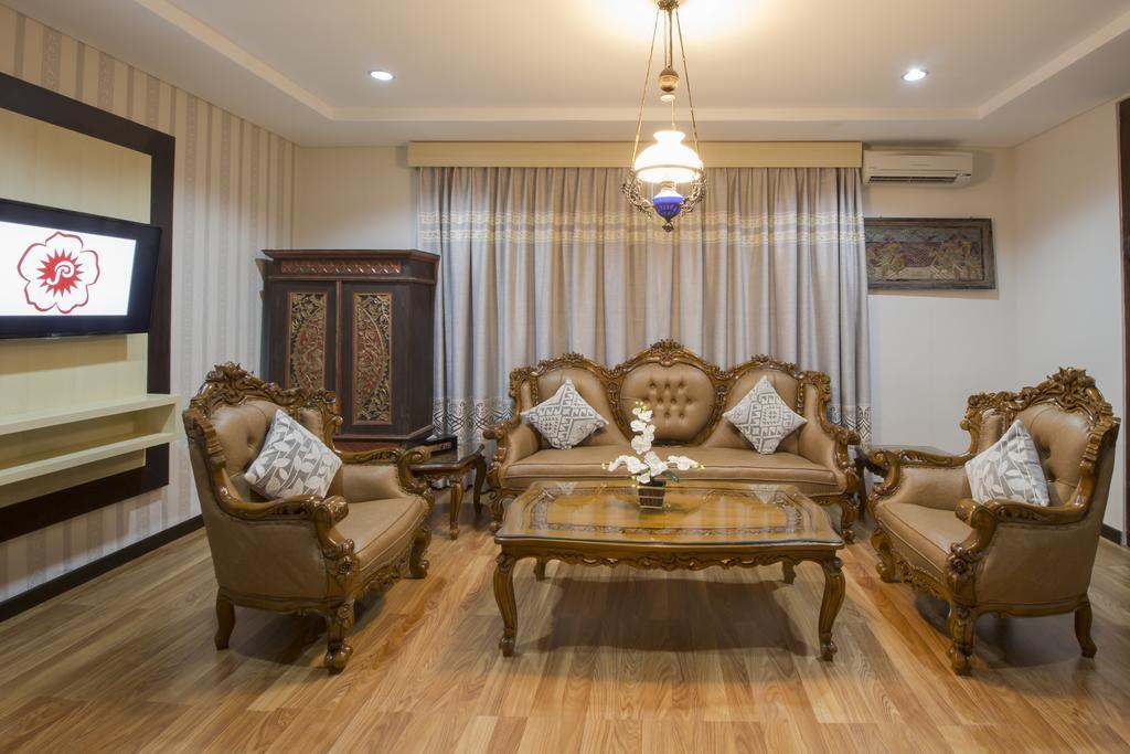 Hotel Grand Puri Saron Yogyakarta Exteriér fotografie