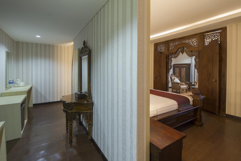 Hotel Grand Puri Saron Yogyakarta Exteriér fotografie