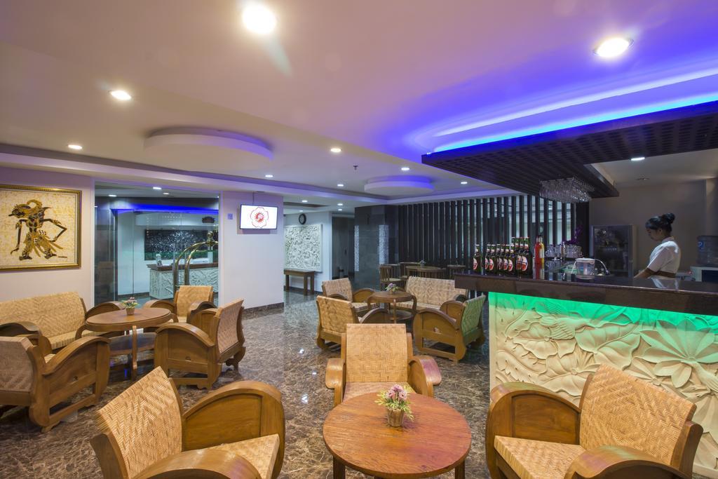 Hotel Grand Puri Saron Yogyakarta Exteriér fotografie