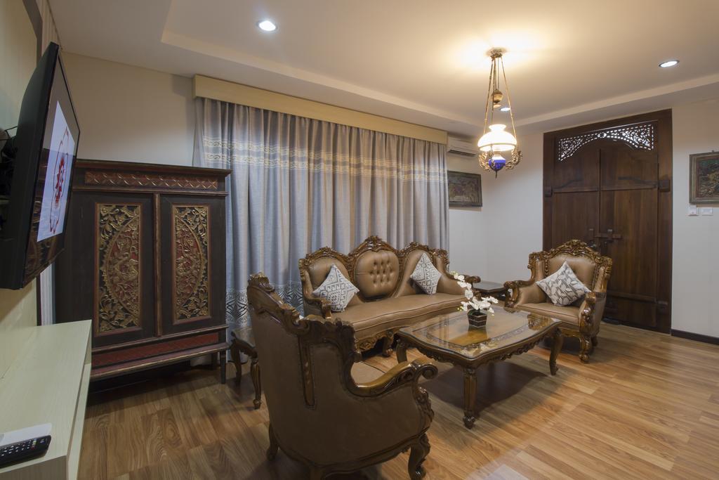Hotel Grand Puri Saron Yogyakarta Exteriér fotografie